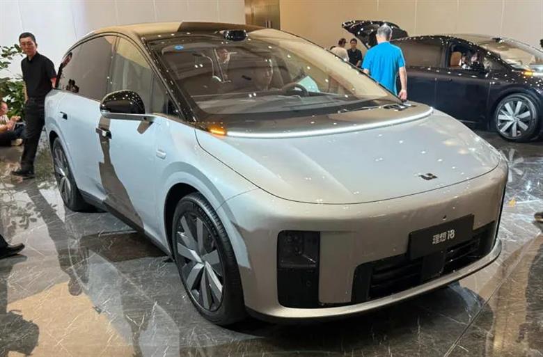 理想汽車純電“二番戰(zhàn)”！i8起售價(jià)32.18萬元，美股股價(jià)盤前上漲，“小MEGA”有戲了？
